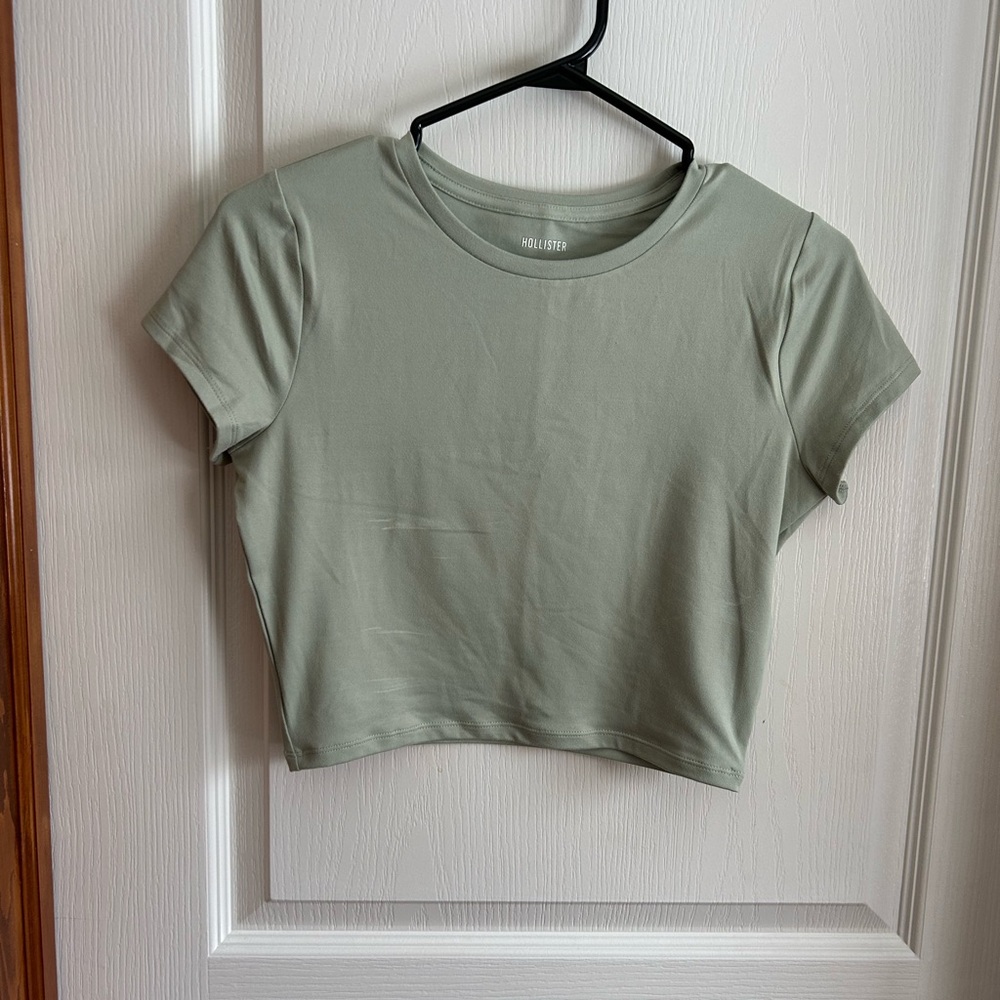 Hollister Women's Light Green Crop Top